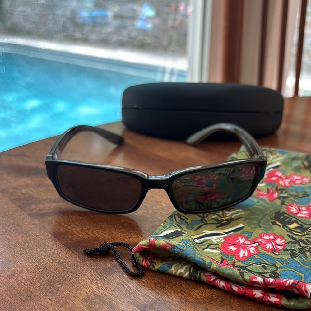 Maui Jim Atoll MJ220 Black Sunglasses